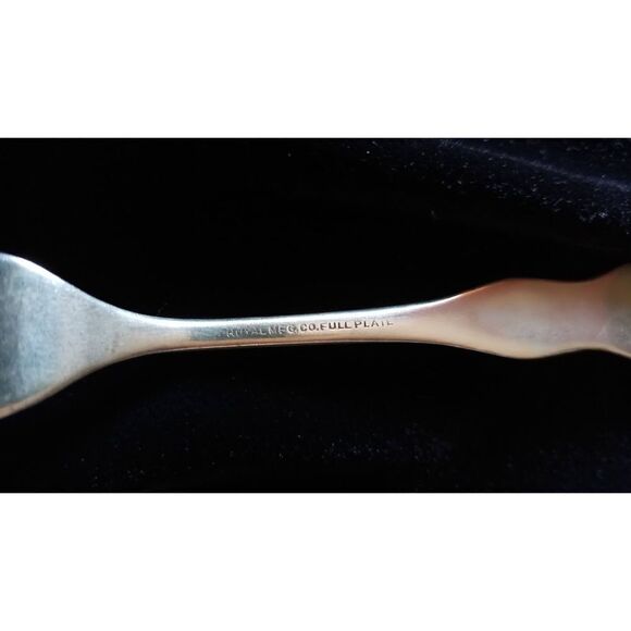 Vintage Royal M.F.G. CO Full Plate silver Fork - Picture 4 of 4